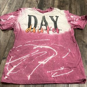 🩷Women’s Pink Graphic Tee🩷